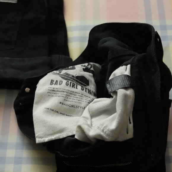 Bad Girl Denim shorts - Picture 4 of 5